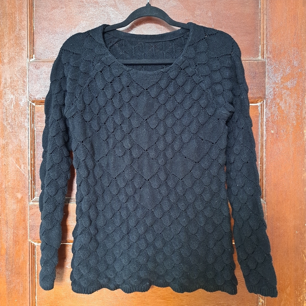 Black Textured Knit Sweater – V-Neck - S/M - Picture 5 of 10